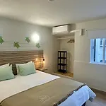 Vilanova - Shared Pool - 12 Guests - *