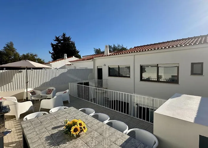 Vilanova - Shared Pool - 12 Guests -